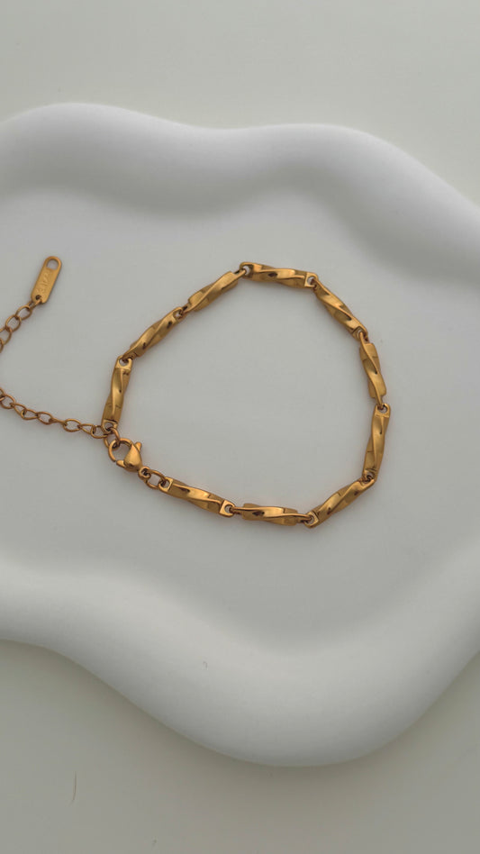 Spiral bracelet