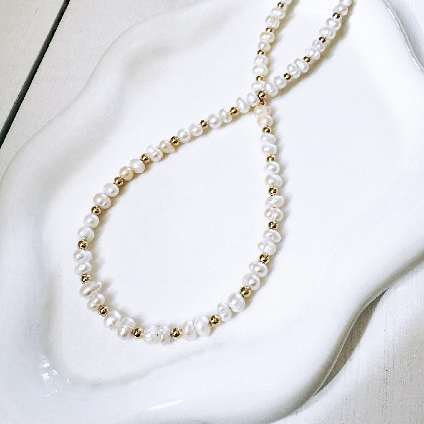 Pearl choker