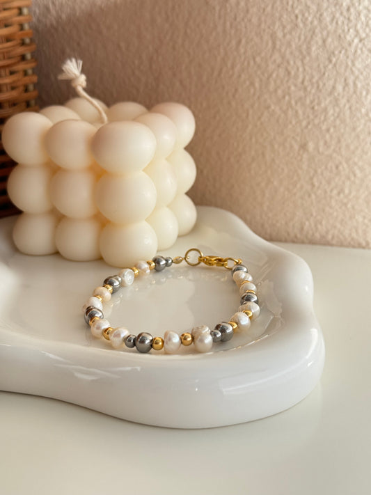 Two tone pearl bracelet