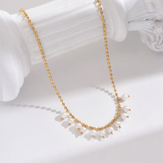 Girly Pearl Necklace