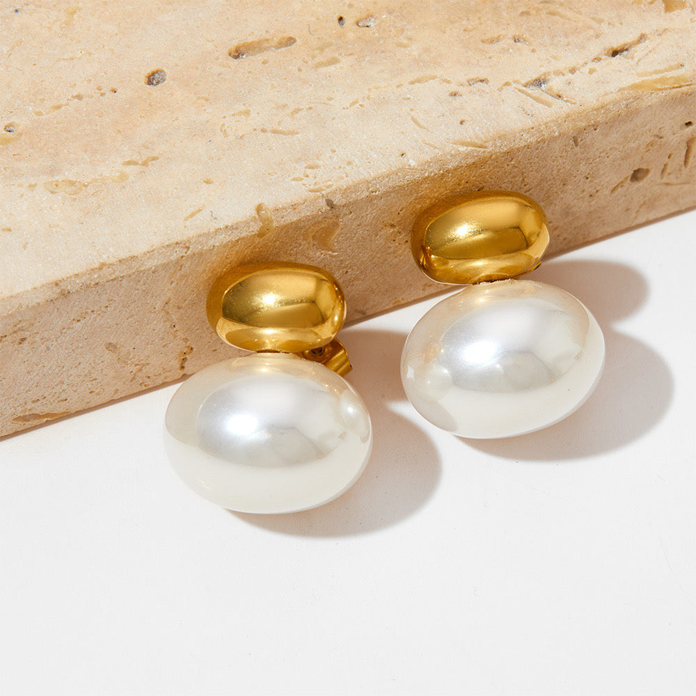 Sassy Pearl Studs