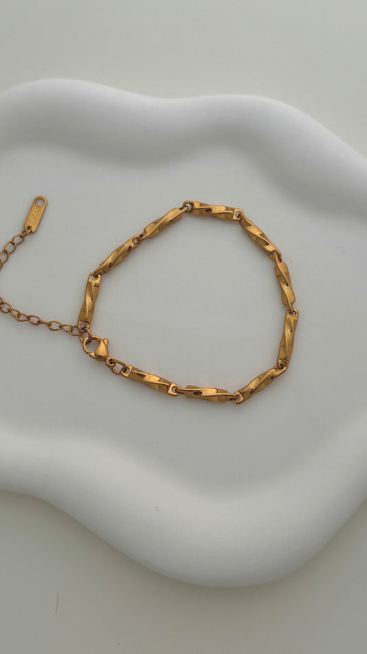 Spiral bracelet