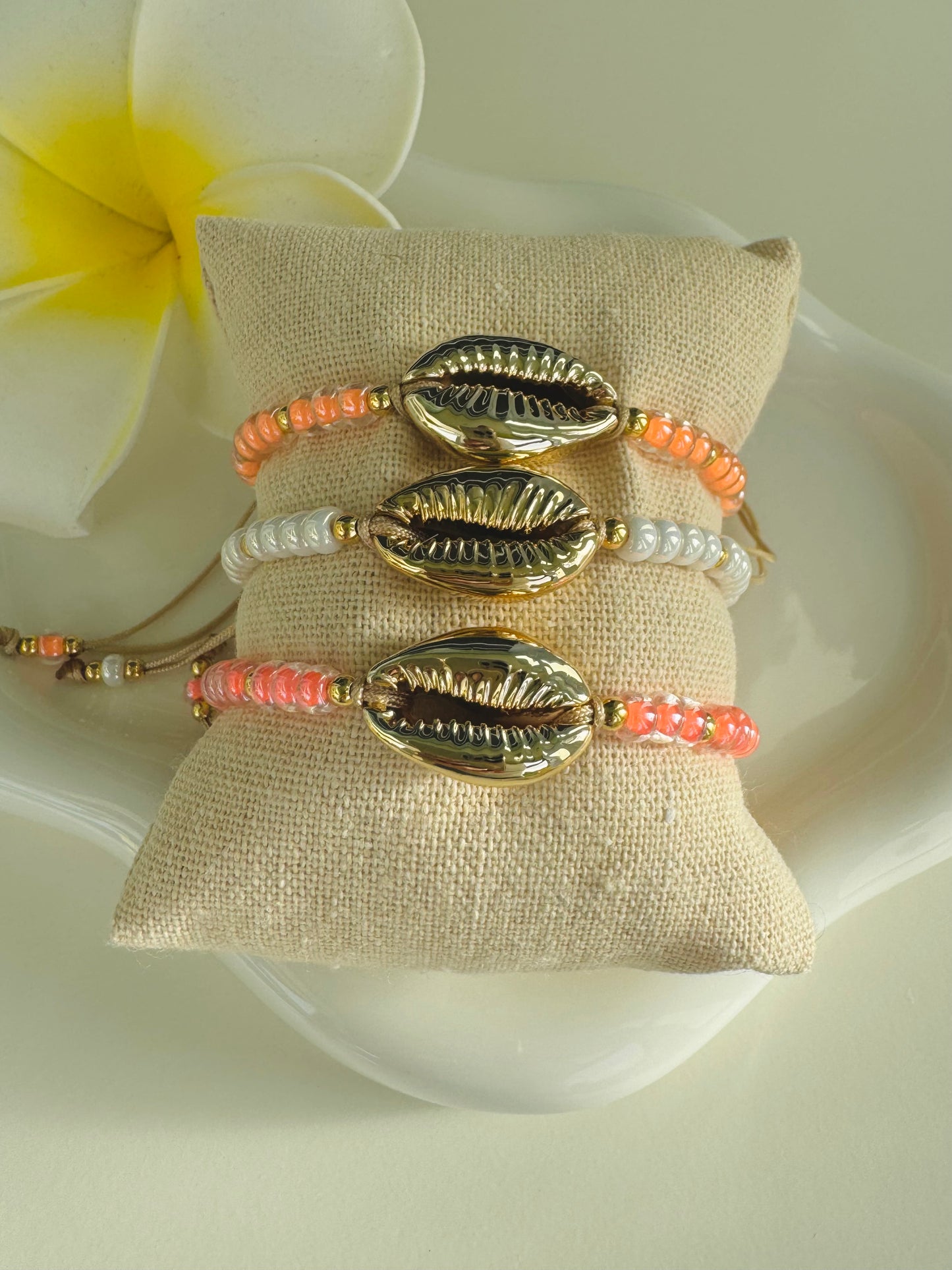 Ajustable Shell bracelet