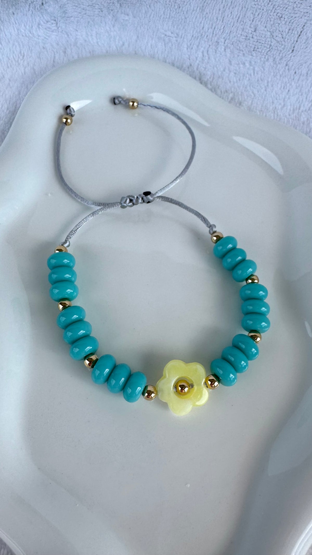 Crystal flower bracelet